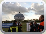 Eine der mehreren Lichtquellen für das spätere abendliche Autorennen auf unserem Flugplatz.