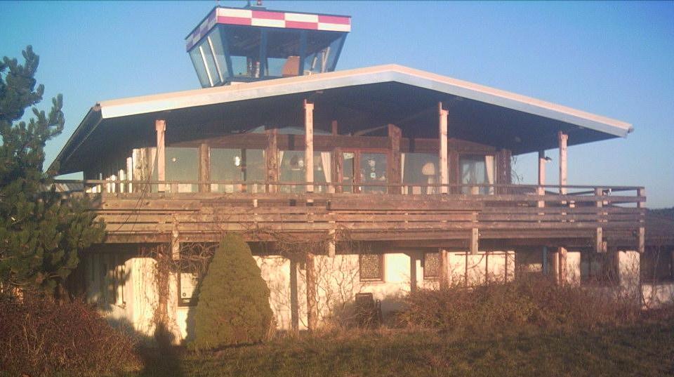 Aussenansicht des Clubheims