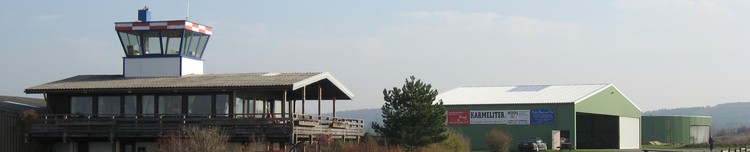 Clubheim und Hallen